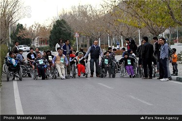 مسابقه ویلچررانی معلولین آسایشگاه فیاض بخش مشهد