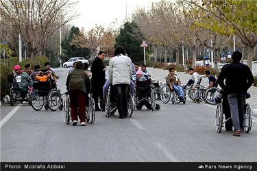 مسابقه ویلچررانی معلولین آسایشگاه فیاض بخش مشهد