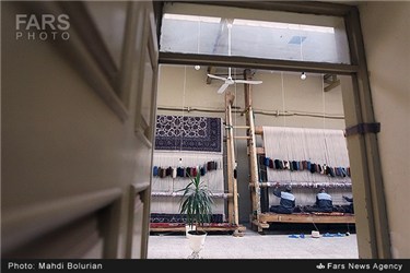 کارگاه فرش بافی آستان قدس رضوی در مشهد