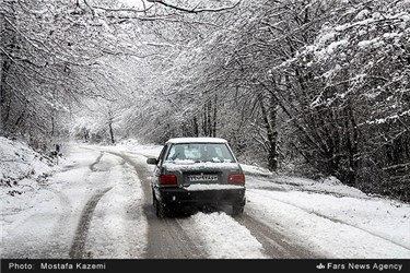 بارش برف پائیزی در روستای کیاده ساری