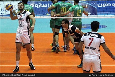 دیدار تیم های والیبال متین ورامین با نوین کشاورز تهران