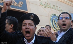 نیروهای پلیس‌ مصر «قانون تظاهرات» را به چالش کشیدند