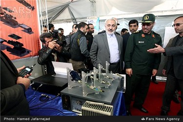 بازدید سردار حسین دهقان وزیر دفاع و پشتیبانی نیروهای مسلح  از نمایشگاه جانبی همایش فرماندهی و کنترل
