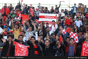 هواداران دیدار تیم‌های فوتبال مس کرمان و پرسپولیس