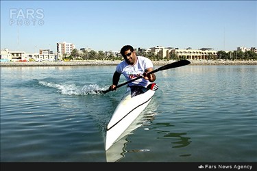 اسلام جاهدی تنها ترین قایقران معلول استان هرمزگان
