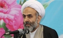 انقلاب اسلامی ایران نتیجه عمل امام‌ خمینی(ره) به یک آیه از قرآن است
