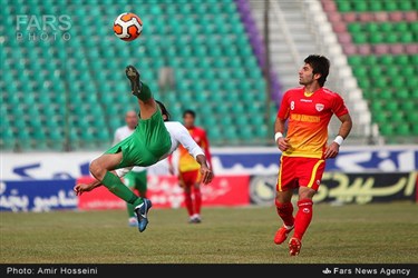 دیدار تیم های فوتبال ذوب آهن و فولاد خوزستان در ورزشگاه فولادشهر