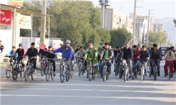 تجمع ورزشکاران و برگزاری همایش پیاده‌روی و دوچرخه‌سورای در خارگ