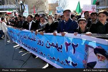 راهپیمایی یوم الله 22 بهمن در شهر کرد