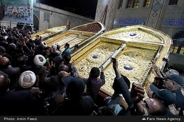 رونمایی از سه درب طلای حرم مطهر امام موسی الکاظم (ع)در شیراز