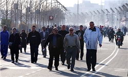 همایش بزرگ پیاده‌روی جامعه ایثارگری در یزد برگزار شد