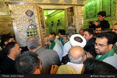 حضور علی لاریجانی رئیس مجلس شورای اسلامی در آیین غبارروبی حرم مطهر شاهچراغ (ع)