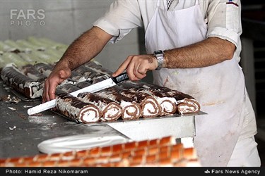 تهیه و پخت شیرینی در اصفهان
