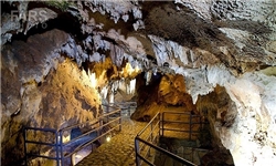 9 هزار نفر از بزرگترین غار آبی آسیا بازدید کردند