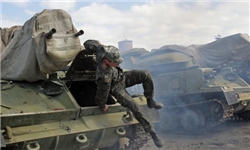تجهیزات نظامی سنگین انتقالی از کریمه در شرق اوکراین استفاده می‌شود