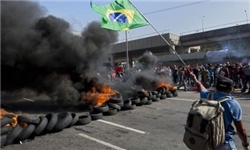 بازداشت تظاهرکنندگان مخالف جام‌جهانی توسط پلیس برزیل