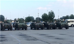 نیروهای گارد ملی آمریکا با خودروهای زرهی در «فرگوسن» مستقر شدند+تصاویر