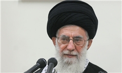 ایستادگی ملت ایران بسیاری از شخصیت‌های دنیا را به «دفاع مقتدرانه با دست خالی» معتقد کرد