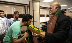 حضور عطرآگین پرچم حرم رضوی در خبرگزاری فارس