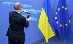 پروشنکو خواستار تصویب توافق اتحادیه اروپا و اوکراین در پارلمان شد