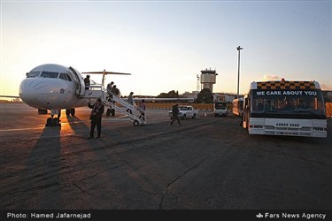 مسافران هواپیما در فرودگاه مهرآباد