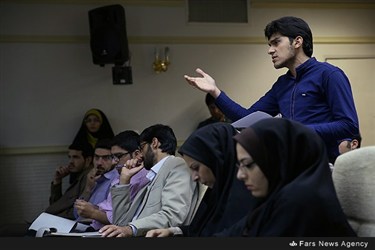 در این مراسم برخی از دانشجویان در مورد طرح استانی شدن انتخابات از مناظره کنندگان سوالاتی پرسیدند.