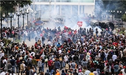 درگیری میان معترضان و پلیس برزیل بیش از 100 زخمی بر جای گذاشت