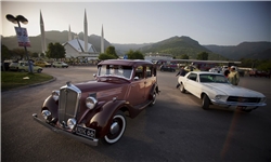 علاقه مردم پاکستان به نگهداری از خودروهای قدیمی+تصاویر
