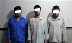 سه سارق زنجیره‌ای شهر تهران دستگیر شدند/ کیف‌قاپی و زورگیری با موتور پالس مشکی+ عکس