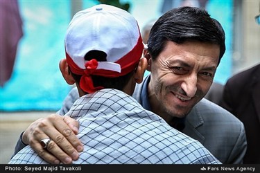 پرویز فتاح، رئیس کمیته امداد امام خمینی (ره) در اردوگاه شهید آوینی