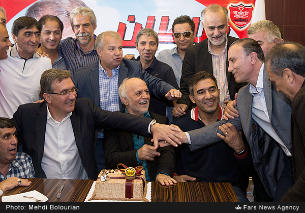 خوش و بش حمید درخشان و برانکو ایوانکوویچ در جشن تولد 70 سالگی علی پروین