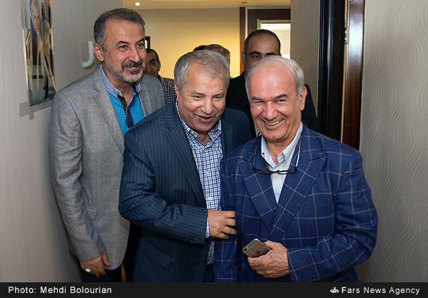 حضور بهرام افشارزاده سرپرست باشگاه استقلال در جشن تولد 70 سالگی علی پروین