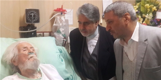 عضو مجمع تشخیص به عیادت سبزواری رفت؛ رفسنجانی نماینده فرستاد/احتمال جراحی در بیمارستانی دیگر+ عکس