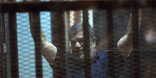 تایمز: در صورتی که مرسی مورد درمان قرار نگیرد، ممکن است در زندان بمیرد