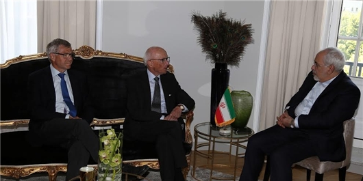 دیدار ظریف با نخست‌وزیران پیشین نروژ/ رایزنی درباره همکاری‌های تهران و اسلو