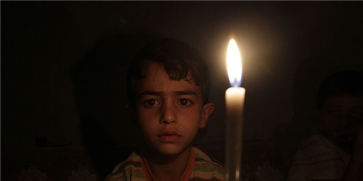 اسامی کودکان یمنی که به دست عربستان کشته شدند روی میز بان‌کی‌مون
