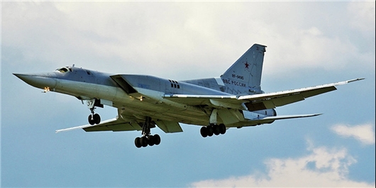 حمله جنگنده‌های روسیه و سوریه به مواضع داعش در دیرالزور
