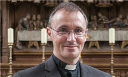 اسقف انگلیسی، همجنس‌گرا بودن خود را اعلام کرد