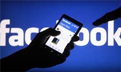 اعتراف مدیر پیام رسان فیس بوک: این نرم افزار گیج کننده است
