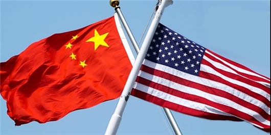 ادامه جنگ تجاری بین چین و آمریکا قیمت طلا را به 1400 دلار در هر انس می‌رساند