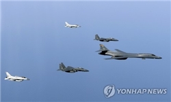 کره جنوبی و آمریکا به دنبال استقرار ناو هواپیمابر و بمب‌افکن راهبردی در شبه جزیره