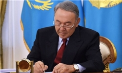 «نظربایف» گذر از خط سیرلیک به لاتین را تصویب کرد