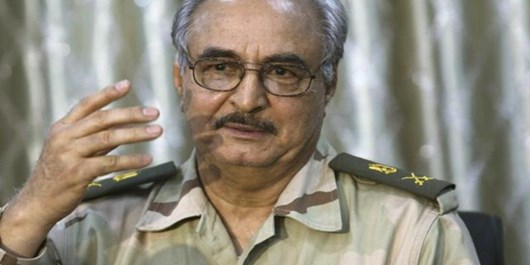 حفتر تسلیح نیروهای لیبی و آزادسازی درنه را با مقامات مصری بررسی کرد
