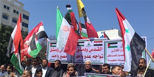 فلسطینی‌ها با برگزاری تظاهرات، حمله به سوریه را محکوم کردند