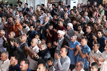 اقامه نماز عیدسعیدفطر در زینبیه دمشق سوریه