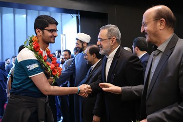 سید محمد بطحایی وزیر آموزش و پرورش در مراسم استقبال از مقام‌آوران مسابقات جهانی ربوکاپ کانادا 2018