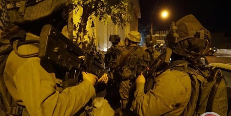 بازداشت 20 فلسطینی از سوی نظامیان صهیونیست در کرانه باختری