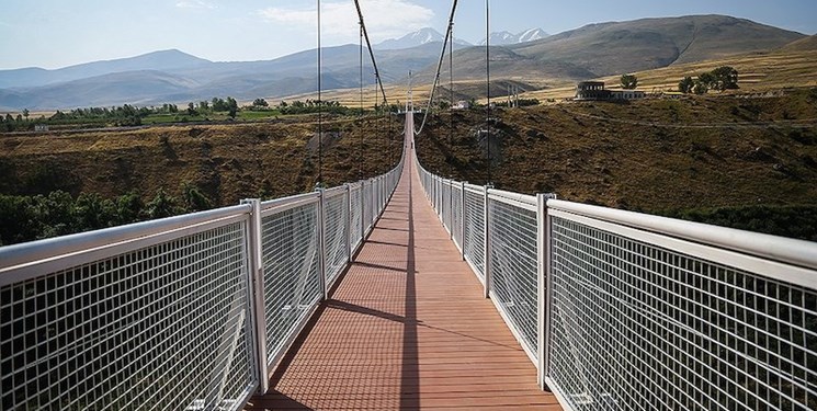 پل معلق گردشگری بر فراز تنگ کافری شهرستان بدره احداث می‌شود