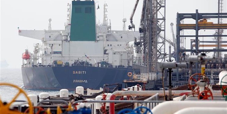 هند در برابر معافیت از تحریم، واردات نفت از ایران را نصف می‌کند