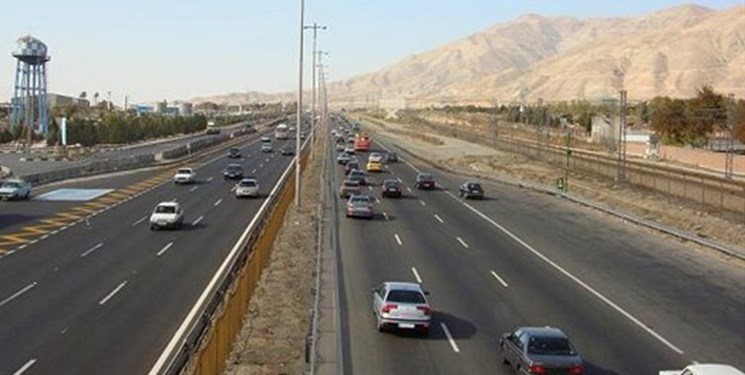 رفع محدودیت تردد در محور مهران-ایلام / مه‌گرفتگی و باران در برخی جاده‌ها